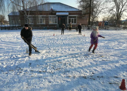 Рождественские забавы и зимние приключения: как гуляли на каникулах дети Борисоглебского округа