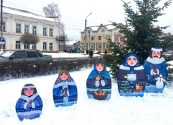 На Театральной площади в Борисоглебске появилась «семья усатого мужика»