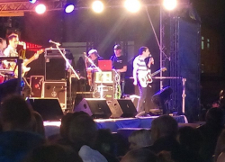 Настоящее столпотворение вызвал в Борисоглебске бесплатный концерт группы "Браво"