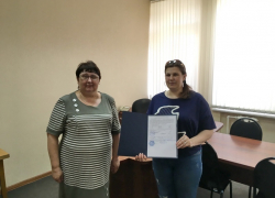 В Борисоглебске семье вынужденных переселенцев вручили жилищный сертификат