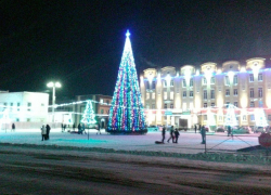 На главной новогодней елке Борисоглебска зажглись праздничные огни