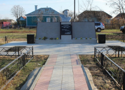 В Терновском районе реконструировали памятник большевику Ивану Зеленину