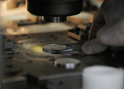 ЦБ увековечит памятной монетой номиналом ½ рубля победу России в четвертьфинале