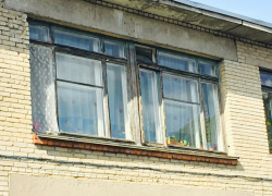 Госдума хочет обязать россиян заменить окна из пластика на деревянные