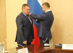 Главу администрации Борисоглебского округа Андрея Пищугина наградили Почетным знаком «Отличник качества» 