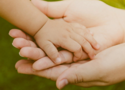 Многодетным матерям напомнили о возможности досрочно выйти на пенсию в Воронежской области