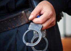 Укравшего ноутбук и женскую куртку молодого человека задержали полицейские в Терновском районе