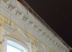 Борисоглебская администрация напомнила управляющим компаниям об ответственности за сосульки