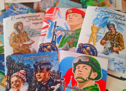 Более 100 открыток изготовили борисоглебские студенты для воинов СВО