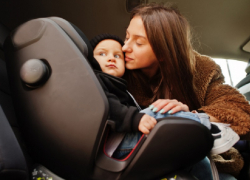 Штрафы за перевозку детей без автокресел увеличились в России