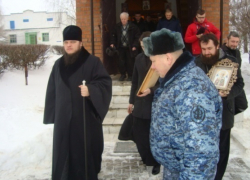Епископ Борисоглебский Сергий передал рождественские подарки заключенным ИК-9