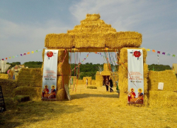 Три! Два! Один!... Последние приготовления в «Князь-граде» перед началом Фестиваля. 22 фото.