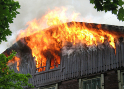 В селе Чигорак загорелся жилой дом, есть пострадавший