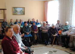 Государственные интернаты для престарелых: что это и как работает