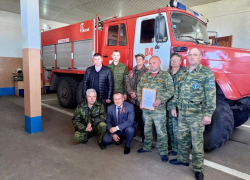 В Терновском районе глава вручил грамоты пожарным 