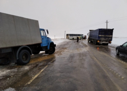 Автобус «Борисоглебск-Воронеж» развернуло на скользкой дороге в Терновском районе