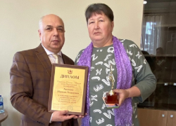 Многодетную мать из Терновского района наградили почетным знаком