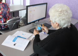 Воронежские пенсионеры знакомятся с «Азбукой Интернета» от «Ростелекома»