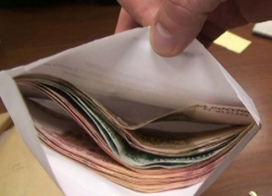 Попавшийся на повторном пьяном вождении грибановец попытался дать взятку сотруднице полиции