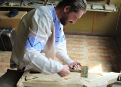 Резчик по дереву из Борисоглебска стал победителем Всероссийского конкурса народных мастеров