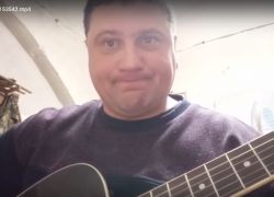 «Алкогольной вояж завершен»: борисоглебский бард порадовал слушателей  постновогодней песней