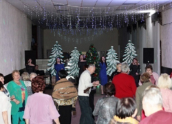 Борисоглебцы «зажгли» на новогодней ретро-дискотеке