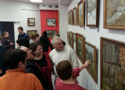 Николай Третьяков передал в дар новому культурно-досуговому центру в Третьяках 58 своих картин