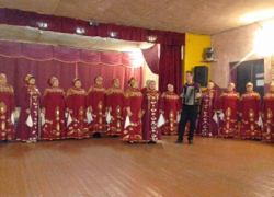 В селе Миролюбие под Борисоглебском отметили 8 марта концертом местного хора