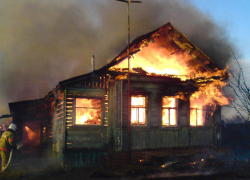 В Новохоперске рецидивист поджег чужой дом, чтобы скрыть следы убийства