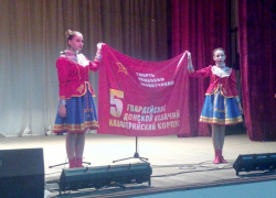 Волгоградцы передали новохоперским казакам копию знамени легендарного казачьего корпуса