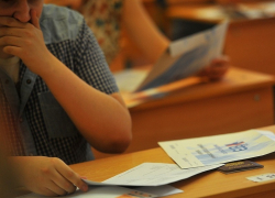 Абитуриентам с низким средним баллом ЕГЭ закроют «платную дорогу» в столичные ВУЗы