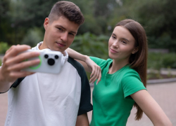 В Воронежской области смартфоны с ИИ догоняют фоторедакторы по росту популярности