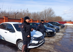 Автоледи в погонах устроили многоборье в честь 8 Марта 
