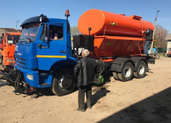 У Борисоглебских коммунальщиков появилась новая комбинированная уборочная машина