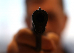 Житель Терновского района угрожал полицейским пистолетом