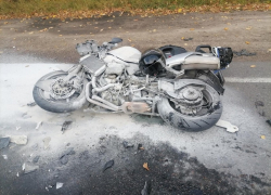 Мотоциклист врезался в грузовик с полуприцепом в Грибановском районе