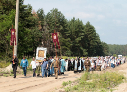 Среди сумасшествия и безумия росток веры все -равно прорастает: в Борисоглебске прошел Крестный ход 