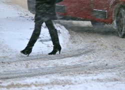 Воронежские автоинспекторы напомнили правила для автомобилистов и пешеходов в зимний период