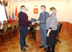 Грибановским врачам вручили ключи от квартир 