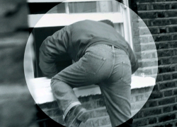 Полицейскими в Грибановском районе задержан «форточник», укравший деньги на глазах у хозяйки квартиры