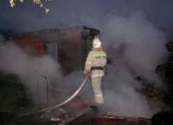 9 мая в Грибановке сгорел дом , есть пострадавший