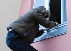 Полицейские Борисоглебска нашли квартирного вора по следам его обуви