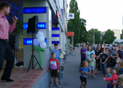 В День семьи борисоглебцы пели и  плясали  на улицах