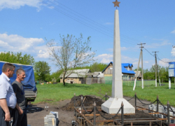 В Терновском районе установили памятник героям Войны