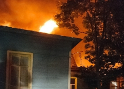 В селе Третьяки Борисоглебского района загорелся дом