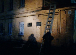 Тушение и последствия вечернего пожара в центре Борисоглебска сняли на фото и видео