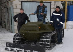 В Поворино художник-скульптор самостоятельно собрал вездеход