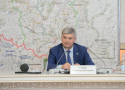 Александр Гусев пообещал снять все ковидные ограничения для экономики в Воронежской области