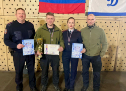 Полицейские из Терновского района стали призерами соревнований по стрельбе из боевого оружия