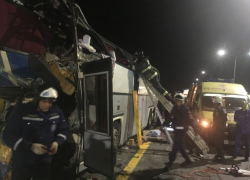 Опубликовано видео спасательной операции на месте ДТП с пятью погибшими